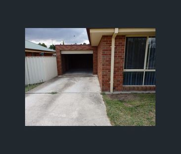 Lovely 2 bedroom gem! - Photo 5