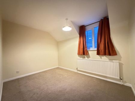3 bedroom semi-detached house to rent - Photo 2