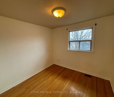 Townhouse For Lease | E8118624 - Photo 4