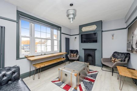 2 bedroom maisonette to rent - Photo 2