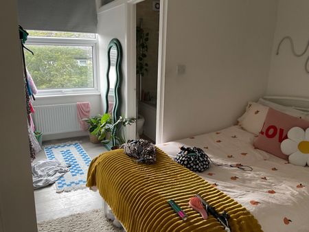 1 Bed Flat, Roman Place, LS8 - Photo 2