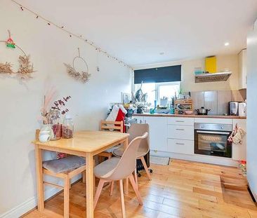 Avenue Road, Acton, W3 - Photo 4