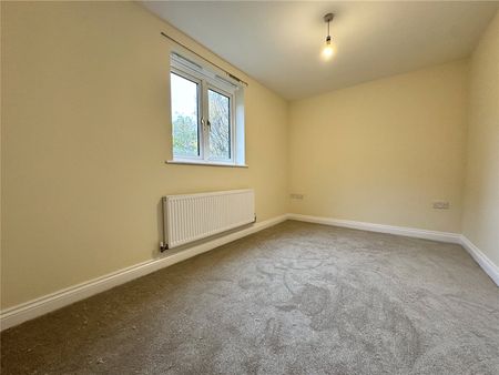 86, Pennythorne Drive, Yeadon, Leeds, West Yorkshire, LS19 7DS - Photo 2