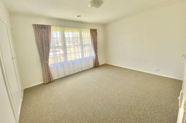 CHARMING FAMILY HOME IN SOUGHT-AFTER ASHWOOD - Photo 1