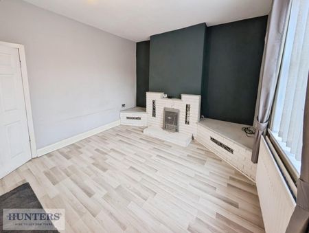 3 bedroom House To Let Total Size: 915 SQ FT - Photo 3