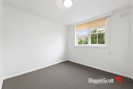 LARGE TWO BEDROOM HOUSE IN THE HEART OF EAST MELBOURNE - Photo 2