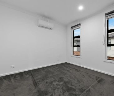 Modern Two-Story Townhouse in Prime Location - Photo 5