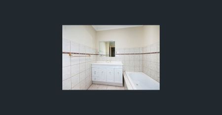 WELL PRESENTED 3 BEDROOM TOWNHOUSE IN MT COOPER BUNDOORA - Photo 4