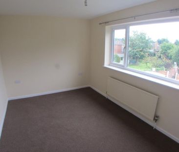 2 bedroom end of terrace house to rent - Photo 2