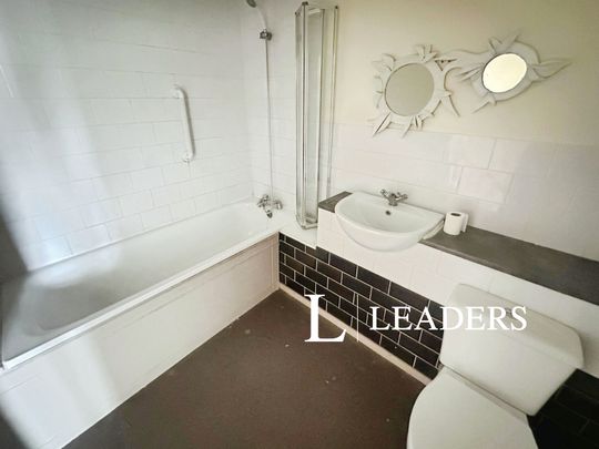 2 bedroom house to rent Heath Street, Chesterton, ST5 - Photo 1