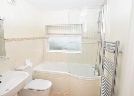 2 bedroom terraced house to rent - Photo 4