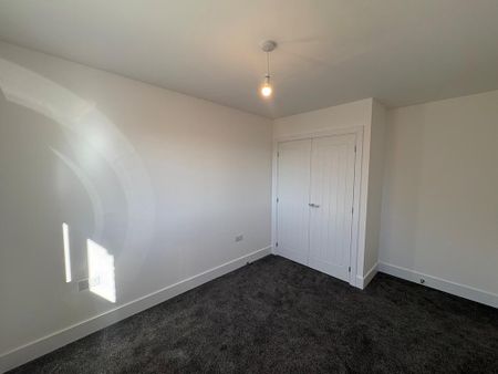 3 bedroom end of terrace house to rent - Photo 3
