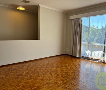 Lovely three-bedroom home in sought after location! - Photo 1