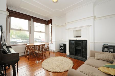 Warwick Road, Bounds Green London, N11 - Photo 2