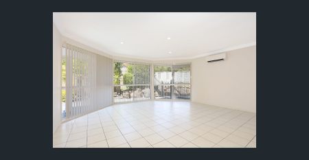 Large Home with Granny Flat in Prime Location! - Photo 2