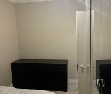 Room in a Shared House, London, SE25 - Photo 1