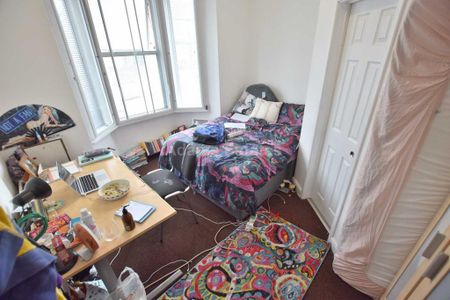 6 bedroom terraced house to rent - Photo 4