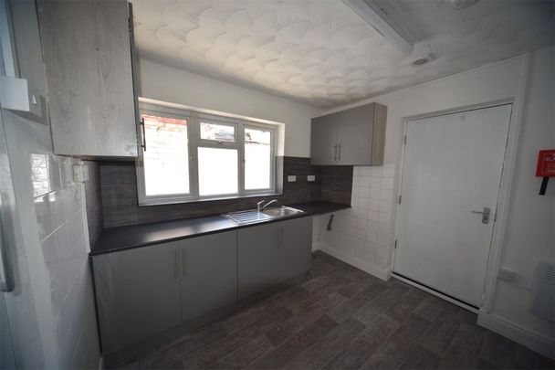 Room 2, 2 - Photo 1