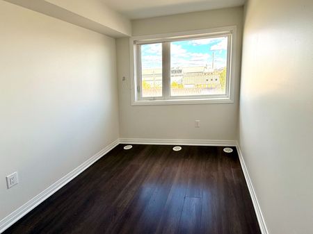 For Lease - 157 William Duncan Road Unit# 4, Toronto, Ontario - Photo 5