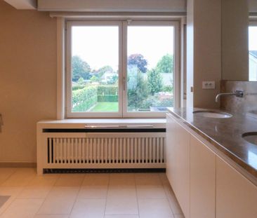 Kwalitatief afgewerkte villa met ruime garage en tuin | Gentsesteenweg - Foto 6