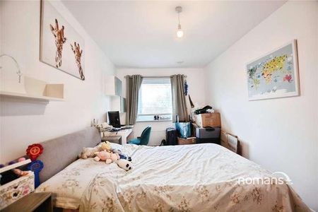 Keith Park Road, Uxbridge, UB10 - Photo 3