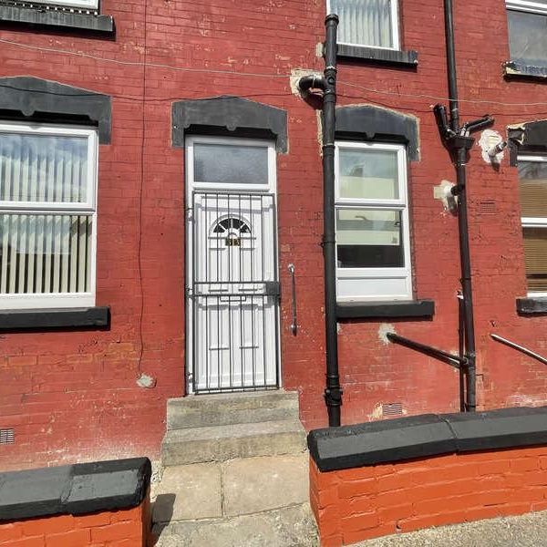 Bayswater Grove, Leeds, LS8 - Photo 1