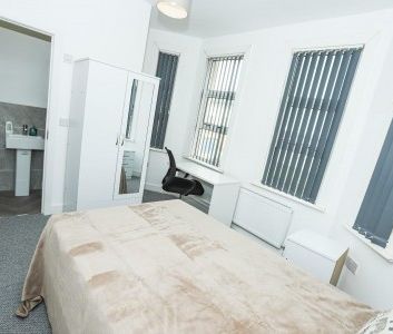 5 bedroom House To Rent Total Size: 1314 SQ FT - Photo 3
