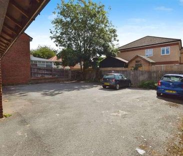 Danziger Way, Borehamwood, WD6 - Photo 3