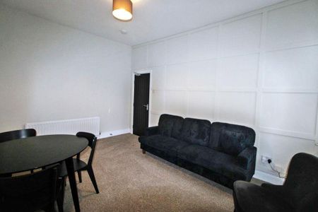 Warton Terrace, Heaton, Newcastle upon Tyne, Tyne and Wear, NE6 5LS - Photo 2