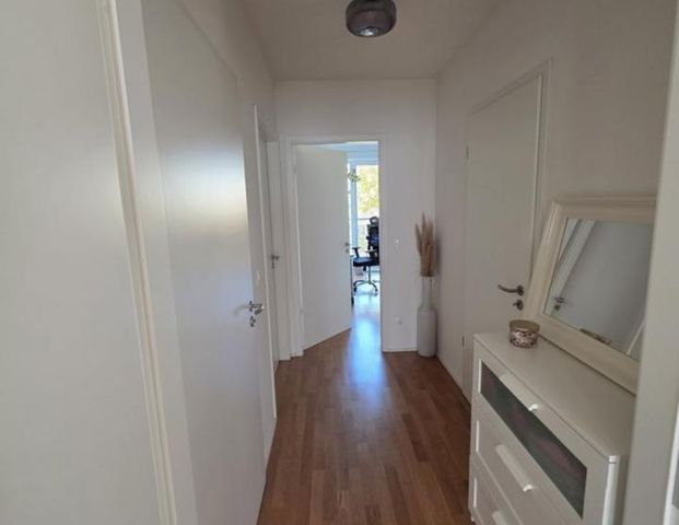 (Zwischenmiete) Moderne 3-Z. Wohnung mit Balkon in Friedrichshain - Photo 1