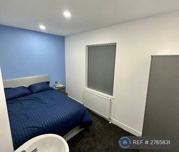 6 bedroom terraced house to rent - Photo 2