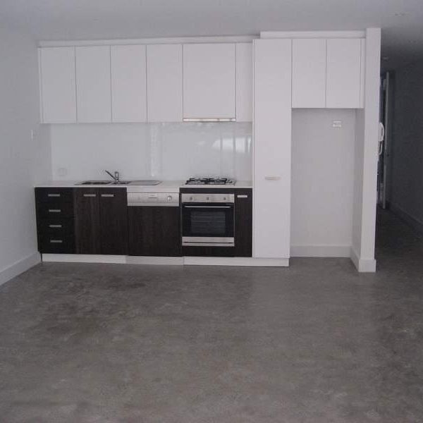 One Bedroom Apartment in the Heart of Collingwood! - Photo 1