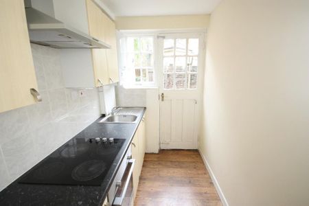 3 bedroom terraced house to rent - Photo 3