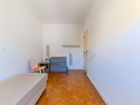 4 room luxury Flat for rent in Avenida Igreja (Campo Grande), Lisbon - Photo 5