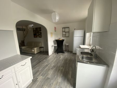 Location Appartement 4 pièces 95m² LE CREUSOT 71200 - Photo 5