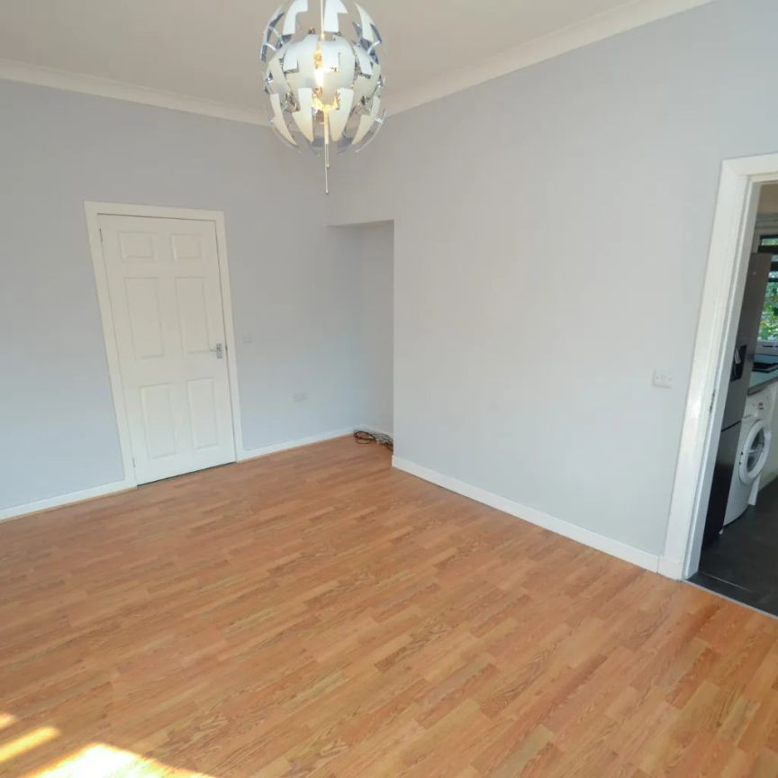 3 bed flat to rent in Tannadice Avenue, G52 - Photo 1