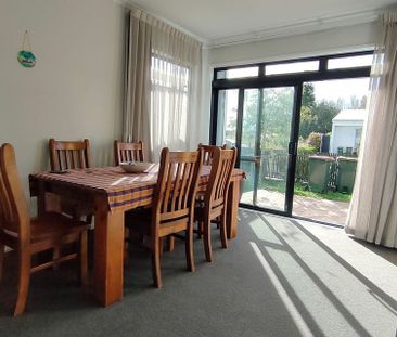Stunning 3BR Karaka Retreat! - Photo 5