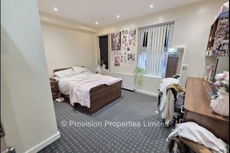 6 Bedroom 6 Bath Student Houses Hyde Park - Photo 5