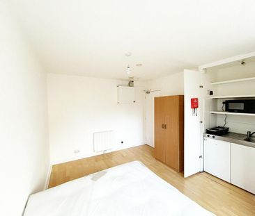 Studio to rent - Photo 2