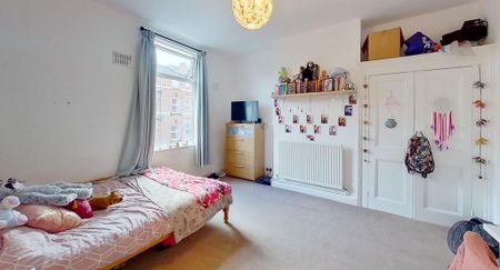 4 bedroom terraced house to rent - Photo 2