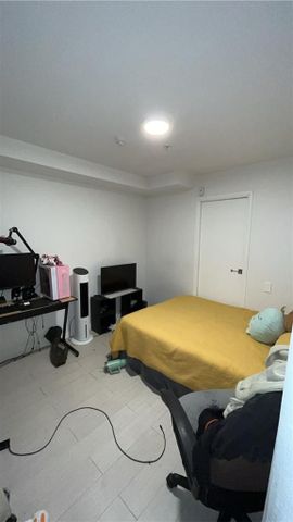 Modern Minimalist - Photo 2