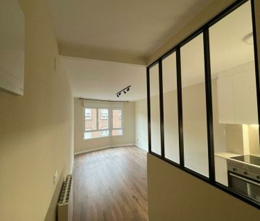 Alquiler de piso en Calle Cabrales, 134 - Photo 2