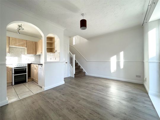 1 bedroom House in Tamarisk Rise, Wokingham - Photo 1