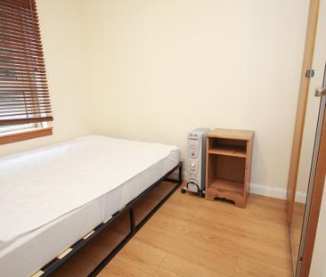 1 bedroom ground floor flat to rent - Photo 5