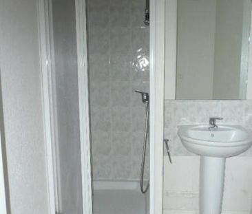 Proche centre-ville et commerces - appartement T2 - 45 m² habitables. - Photo 1