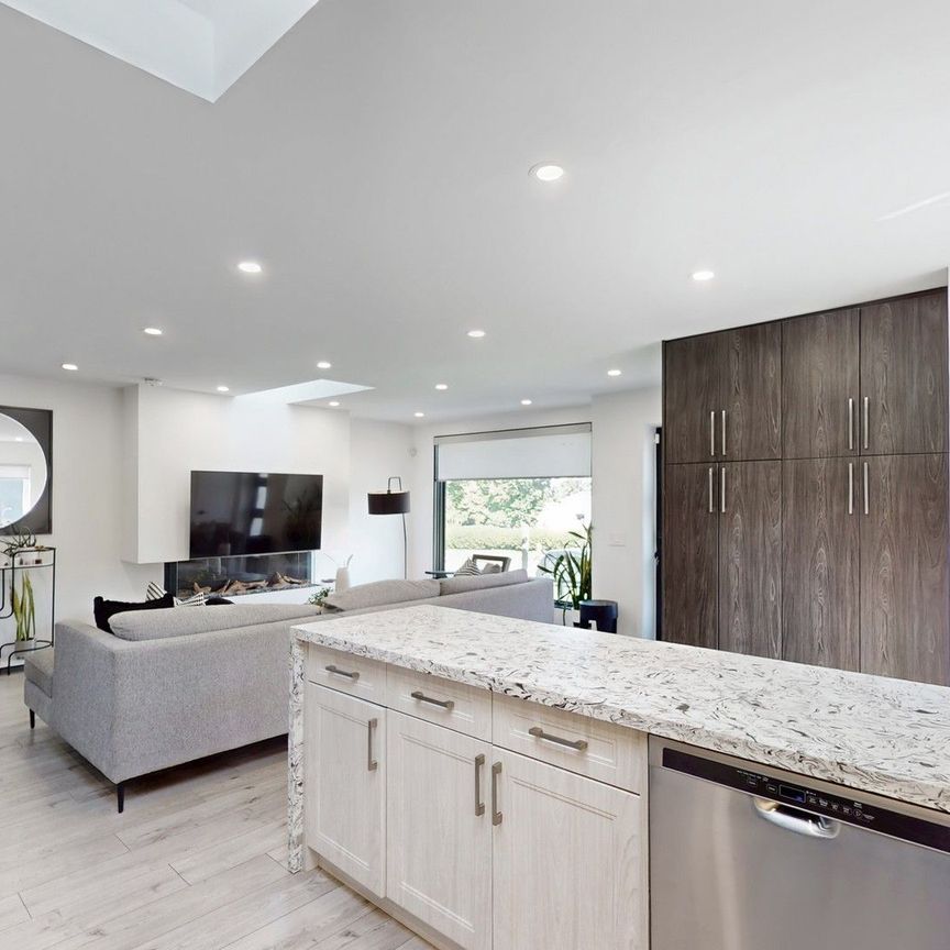 For Lease - 22 Gladsmore Crescent Unit# Upper, Toronto, Ontario - Photo 1