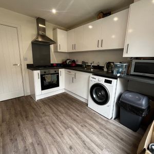 2 bedroom semi-detached house to rent - Photo 2