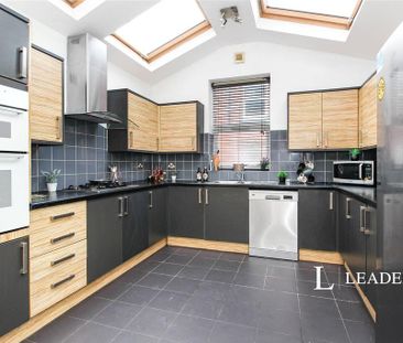 1 bedroom in a house share to rent - Photo 5