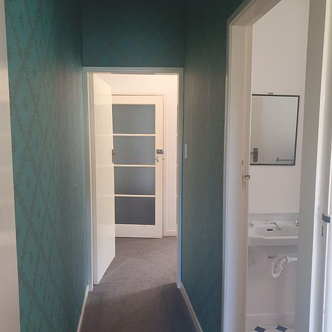 Top floor one bedroom apartment. - Photo 1