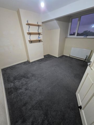 2 Bed Terraced House, Nunnington St, LS12 - Photo 3